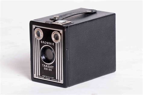 Old Vintage Gallery Eastman Kodak Camera Brownie Usa Circa 1946