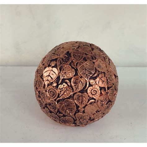 Las esferas con estilo mosaico tienen un hermoso diseño llamativo e hipnotizante para llamar la atención de quien entre a su hogar. Bola Decorativa no Elo7 | Ateliê Coisas de Raquel (FEB0A5)