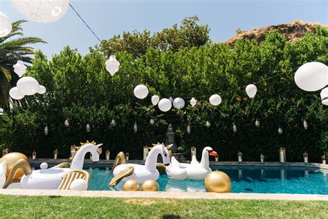 12 Pool Party Ideas For Your Summer Soirée Photos Partyslate