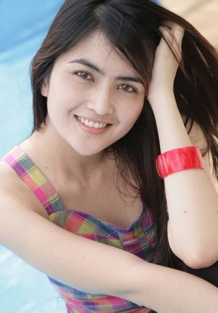 Artis Hot Indonesia