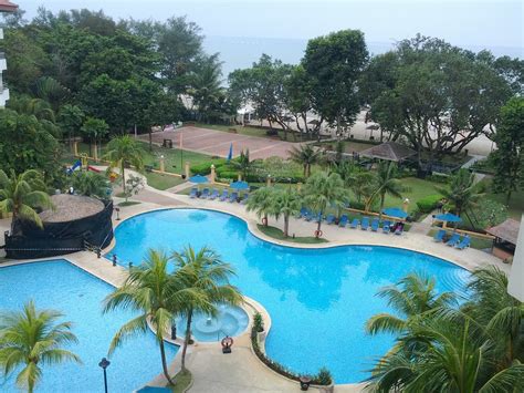 This is handpicked hotel having awesome rooms with great service topped with our 24x7 hotline support. Swiss Garden Resort Kuantan (Pahang, Malaysia) | Loeffle ...