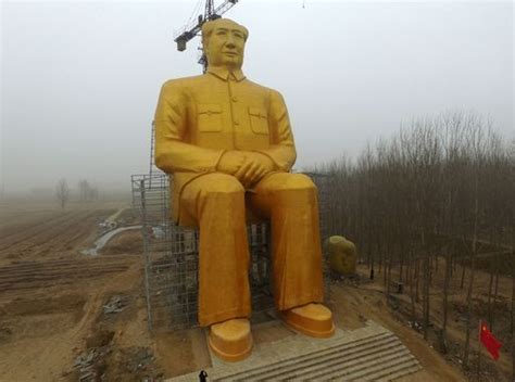 Mao Nel Mirino Del Governo Cinese Abbattuta La Gigantesca Statua Doro Di Chi Fece La