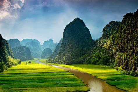 Laos (2,161 km), china (1,297 km), and cambodia (1,158 km). What Do The Critics Comment About "Kong: Skull Island" and Vietnam Landscape? - Vietnam Vacation