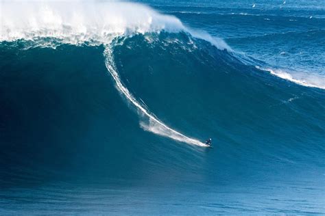 Surf video Tohle jsou ty největší vlny světa v Nazaré