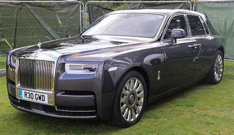 Find latest rolls royce new car prices, pictures, reviews and comparisons for rolls royce latest and the cheapest rolls royce is the rolls royce ghost at a price point of sar 1,485,000 and directly competes with the porsche panamera at a price. What is The Weight of a Rolls Royce? (All 2020 Models ...