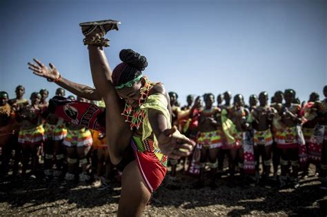 reed dance in nongoma zulu women african royalty dance