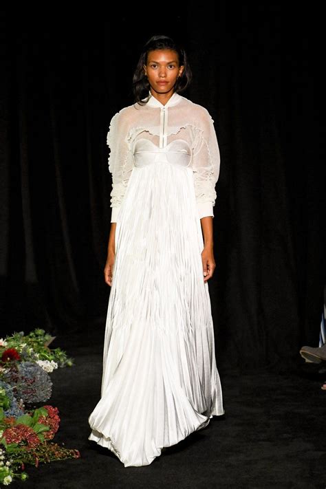 Danielle Frankel Bridal Fall 2020 Collection Runway Looks Beauty Models And Reviews