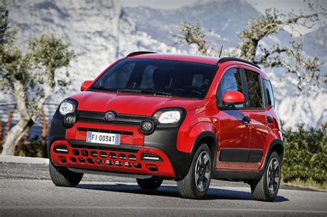 Fiat Panda Cross 2022 Une Série Spéciale Red Pour La Baroudeuse