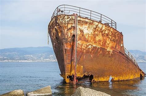 Worlds Deadliest Shipwrecks