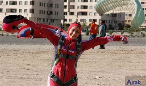 Iranian Woman Skydiver Looks Iranian Women Women Womens Equality