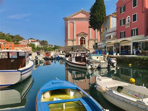 Der haushaltsdefizit und die staatsverschuldung verzögern den beitritt zum euroraum. Die Insel Losinj in Kroatien ist optimal für einen ...