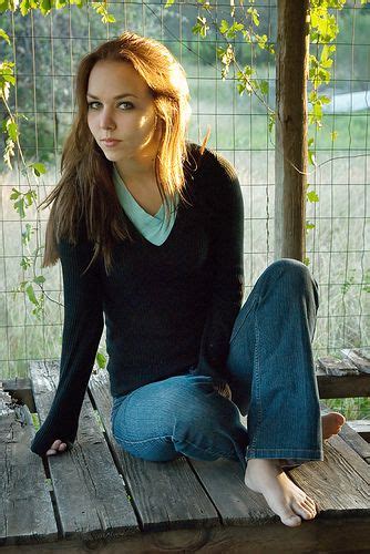 Pin By Alex Gabriel On Flared Jeans And Barefoot Sexy Leather Outfits Barefoot Girls Girl Fashion