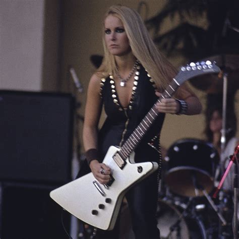 Lita Ford Photos Lita Ford With The Runaways Live At Gr Na Lund