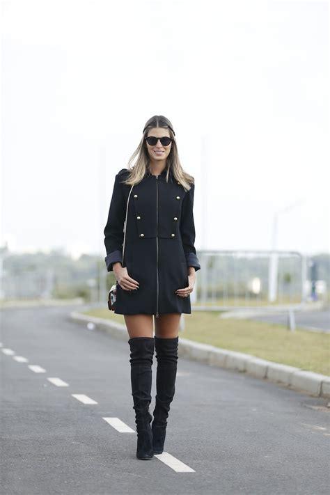 Produção Linda De Inverno Botas Over Knee E Casaco Preto Casacos