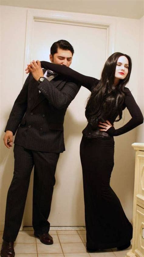 Nice Couples Costume Idea Gomez And Morticia Addams Halloweencostume