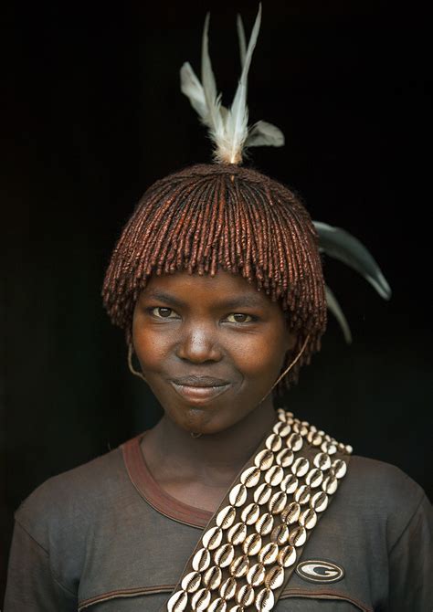 Bana Tribe Woman With Traditional Hairstyle And Shelves K Flickr