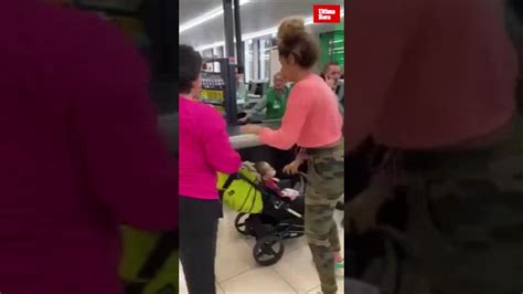 Brutal Agresión Pillada Robando En Un Supermercado