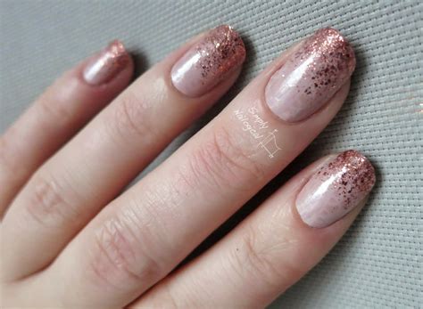 A modern edge on traditional gold, this sparkle wrap is simply elegant. Simply Nailogical: Work appropriate mani Monday: Rose gold glitter gradient