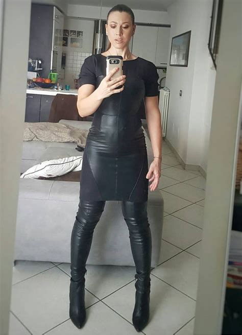 Masturbating blonde in a latex skirt nylons and boots. Idee von ph le auf Bottes & Cuissardes | Outfit, Overknee ...