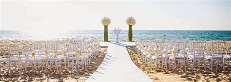 An idyllic beach setting in greece (perfect for a destination wedding!), a seriously gorgeous concept designed with perfection by rock paper scissors and with elias kordelakos behind the lens you just. Beach weddings in Greece ~ Weddings in Greece ...
