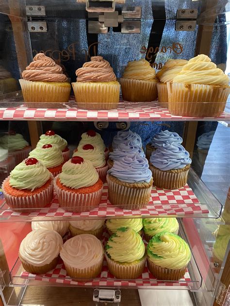 Suzannes Bakery And Eatery