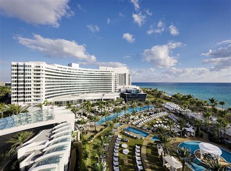 Fontainebleau - Miami Beach, FL, USA A vibrant... | Luxury ...