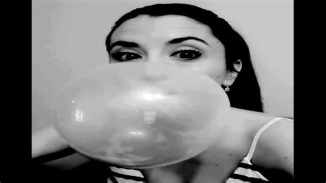 Blowing Bubble Gum Bubbles 392 Youtube