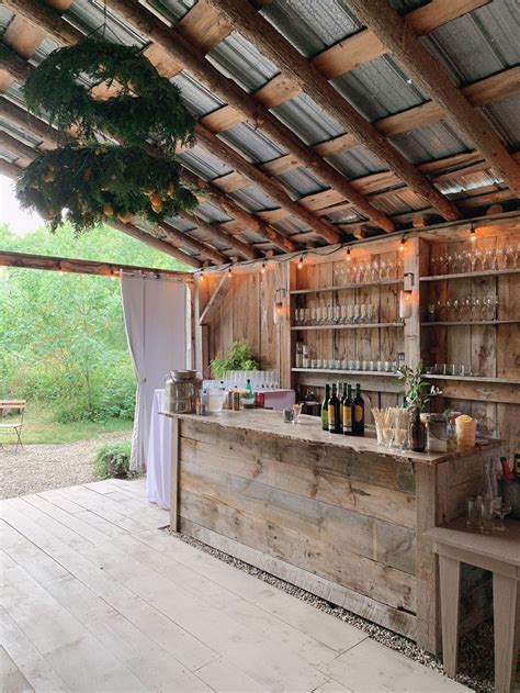 10 Rustic Outdoor Bar Ideas