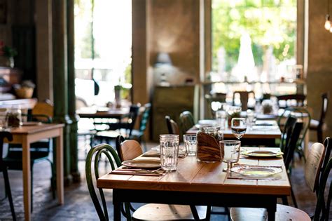 De superficie, una habitación doble, un baño, propiedad para entrar a vivir, cocina equipada, carpinteria interior de cerezo, suelo de mármol. Ruta gastronómica para disfrutar de los Carnavales de ...