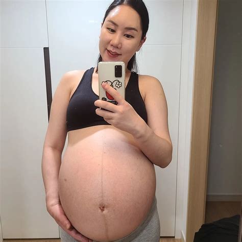 Extraordinary Full Term Photos Of Celebrities Who Are Pregnant With