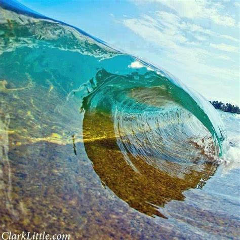 Crystal Waves In Bora Bora French Polynesia Waves Ocean Waves Ocean