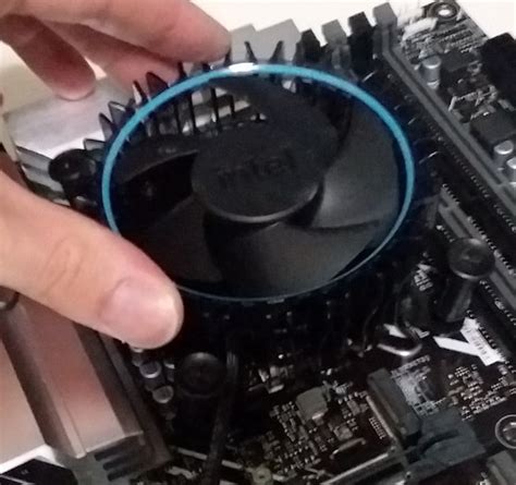 How To Install 12th Gen Intel Stock Cooler Laminar Rm1