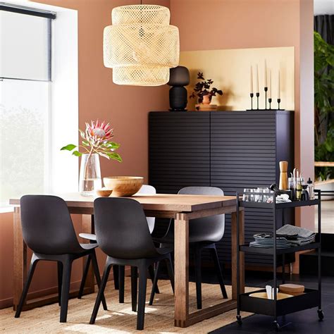 Eat, work and entertain in a dining area that is both stylish and environmentally conscious. An earthy and sustainability focused dining room - IKEA