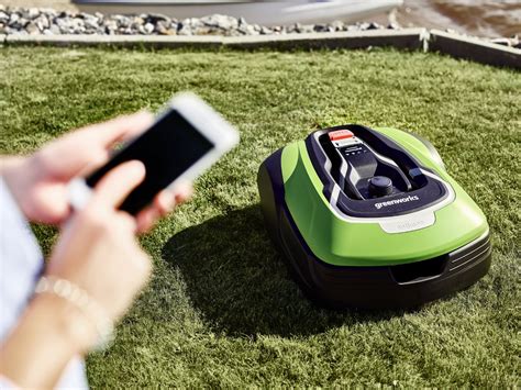 Optimow®15 Robotic Lawn Mower Greenworks Tools
