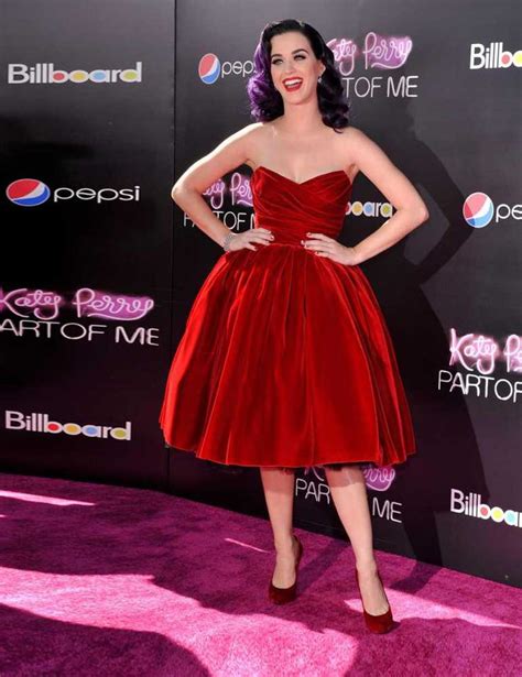 Katy Perry Pays Tribute To Late Designer Thierry Mugler In Gothic Black
