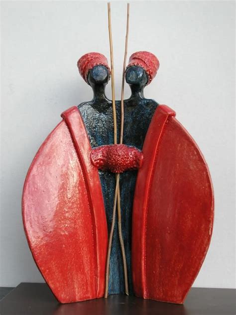 keramiek beelden vrouwen vrouwenbeeld keramiek klei kunst sculpturen ketting beents