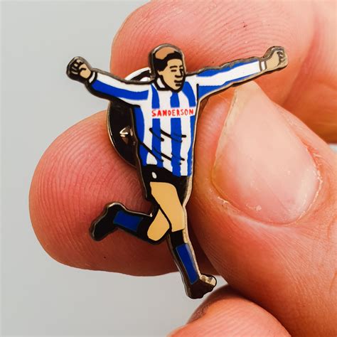 Waddle Pin Badge Football Bobbles