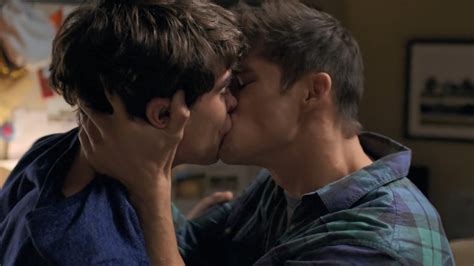 13 reasons why s deaken bluman pranked timothy granaderos during first kissing scene attitude
