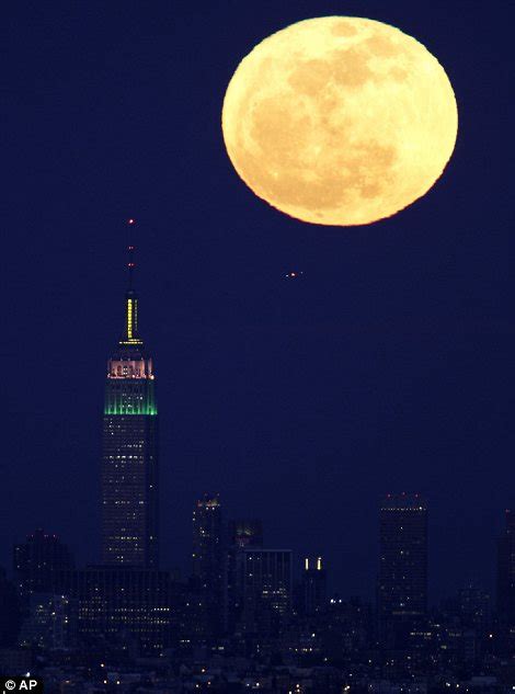 Easter And Passover 2012 Marked By Stunning Pink Moon Over New York