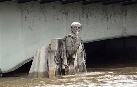 This Is Why The Paris Region Is Enduring Its Worst Flooding In More