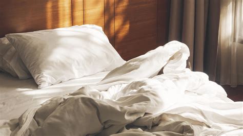A Cleaning Mad Mum Reveals Why You Shouldnt Make Your Bed First Thing