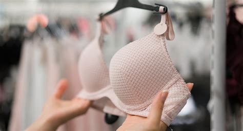 What Happens When You Stop Wearing A Bra Ecooe Life