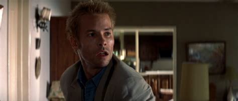 'memento' star guy pearce thinks remaking christopher nolan's iconic film is a terrible idea unless i don't think covering ' memento ' is a great idea, unless you do the usd 200 million tom cruise. Memento (2000) - #AsuultSambar