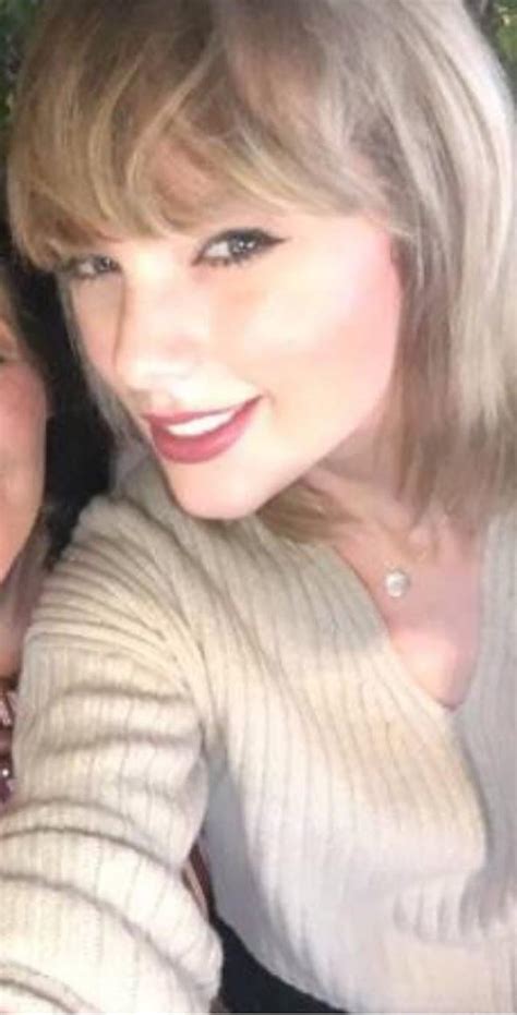 Sexy Xmas Taylor Swift Selfies Celeblr