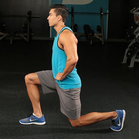 Bodyweight Reverse Lunge Exercise Guide And Video Lunge Workout