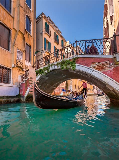 This is a must if it's your first time in venice. Traditional Gondola Ride, Venice - Anshar Photography