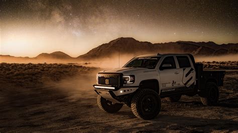 4x4 Offroad Vehicle In Desert Wallpaper 4k