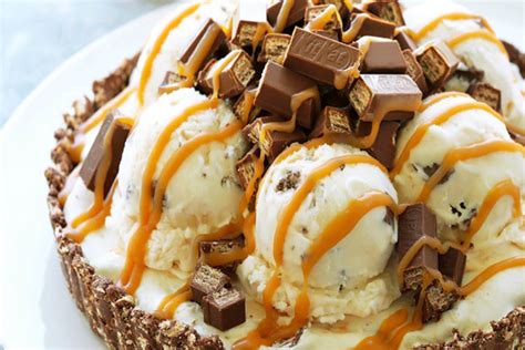 It doesn't get much better than caramel and apples. Best Ice Cream Desserts In Mumbai |DECEMBER 2020|