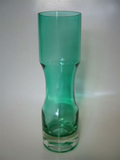 Riihimaen Lasi Oy Riihimaki Green Glass Waisted Hourglass Vase Etsy Glass Vase Design