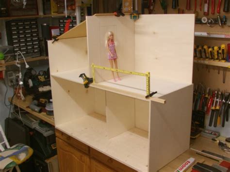 Grosses mobliertes barbie haus mit fahrstuhl. Puppenhaus für Barbie - wir haben ferdisch - Bauanleitung ...